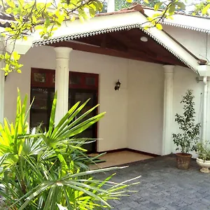 https://layathraa-kandy.negombohotels.net